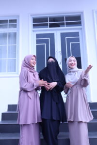 Baju Lebaran 2025 Remaja Wanita Kekinian