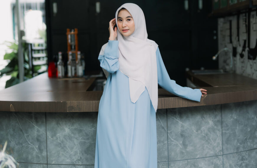 Gamis polos simple dan modis