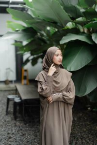 Gamis polos simple dan modis