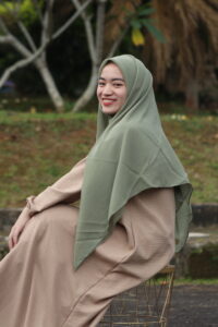 model jilbab segi empat simple